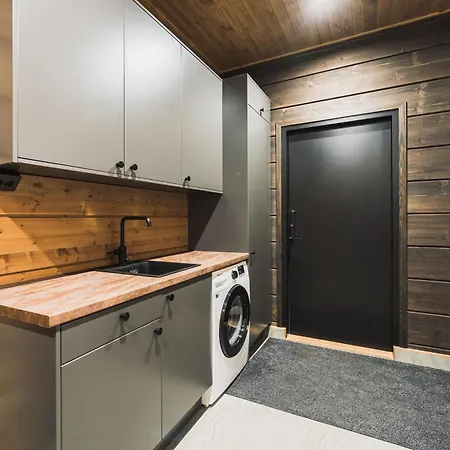 빌라 Yllaes-ukko *